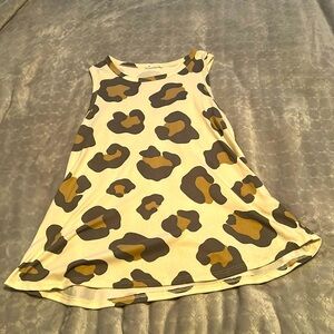 Sleeveless stretchy cheetah shirt